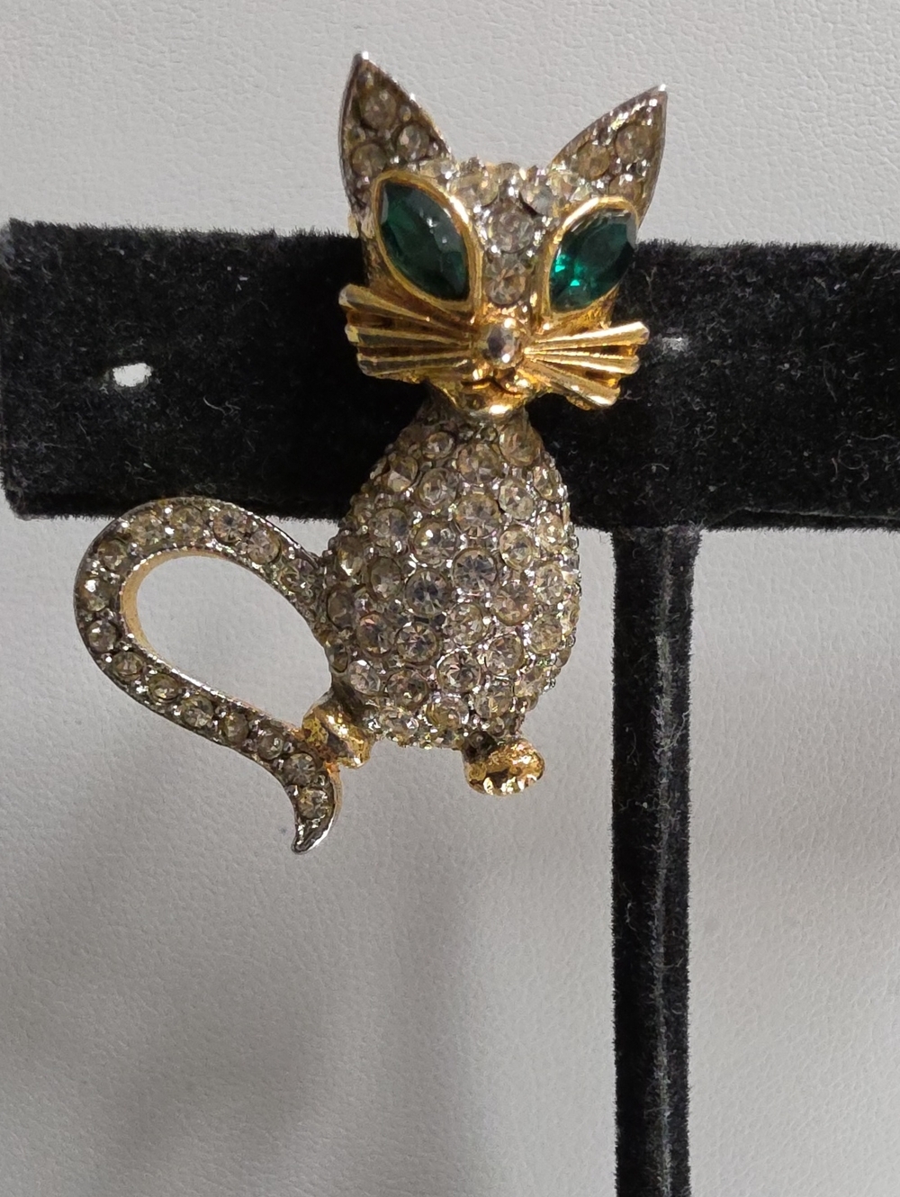 Vintage Figural Pave Rhinstone Green Eyed Cat Brooch